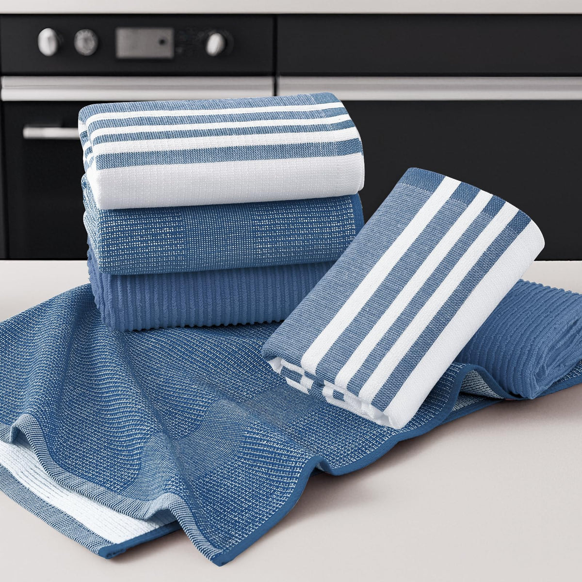 Homaxy Premium Kitchen Towels hanging-loop feature keeps towels ready on the rack.