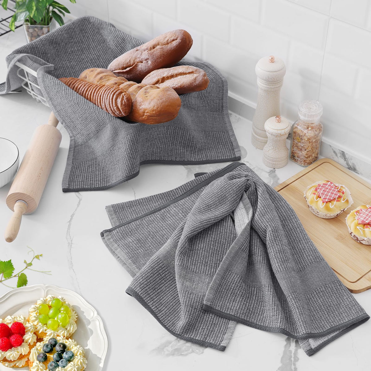Two-texture set balances flat and terry for cleaning tasks.