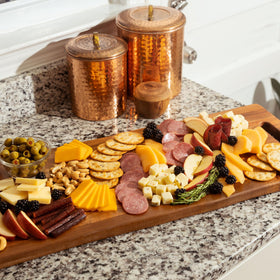 Home Beets multifunctional platter suits parties, tapas, and casual gatherings.