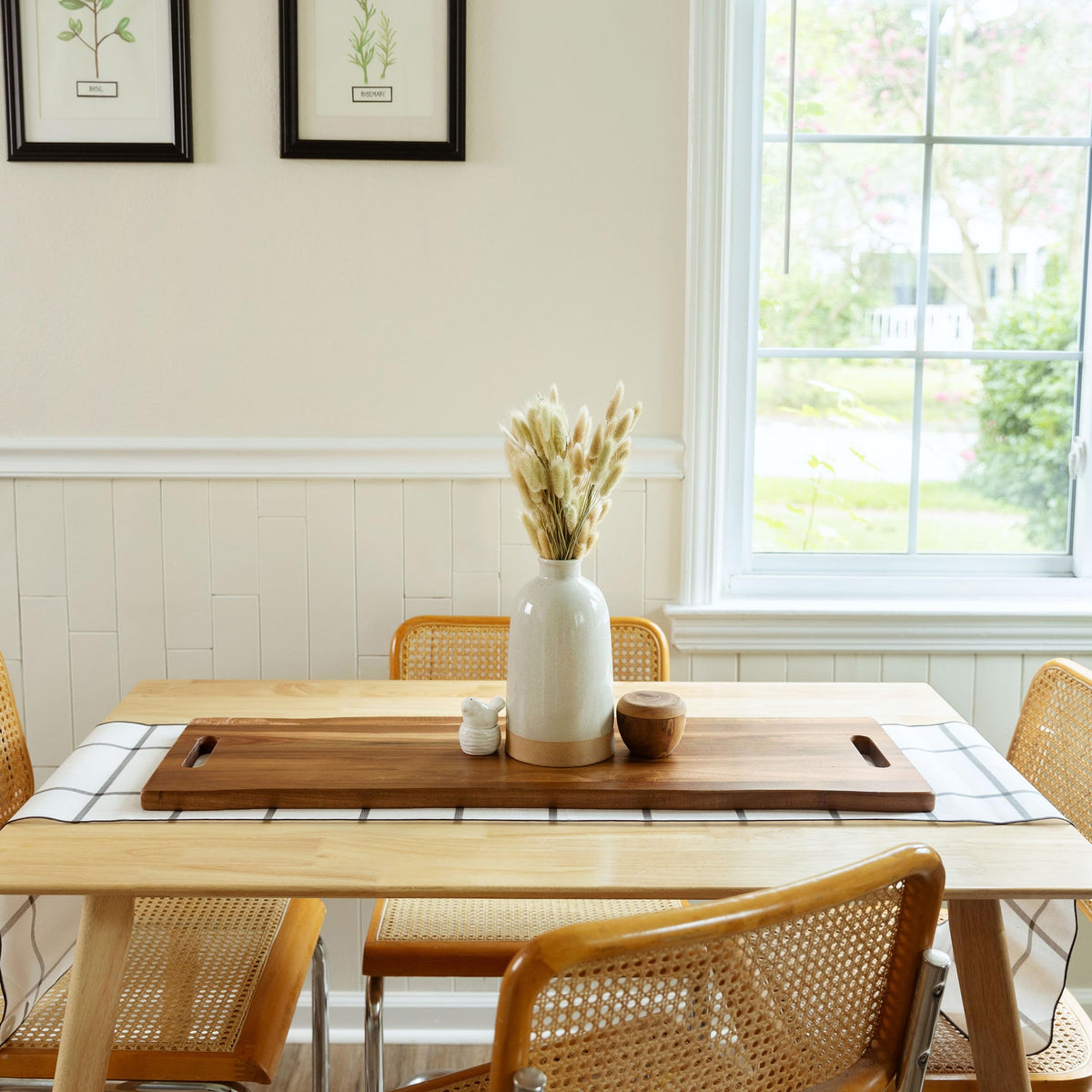 Home Beets natural acacia wood board is durable and easy to clean.