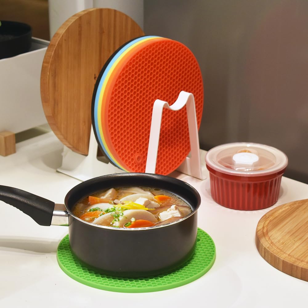 HomEdge silicone trivet, multipurpose use, acts as spoon rest and coaster.