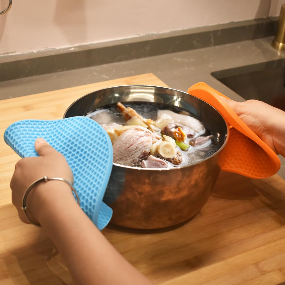 HomEdge silicone mat doubles as pot holder and jar opener.