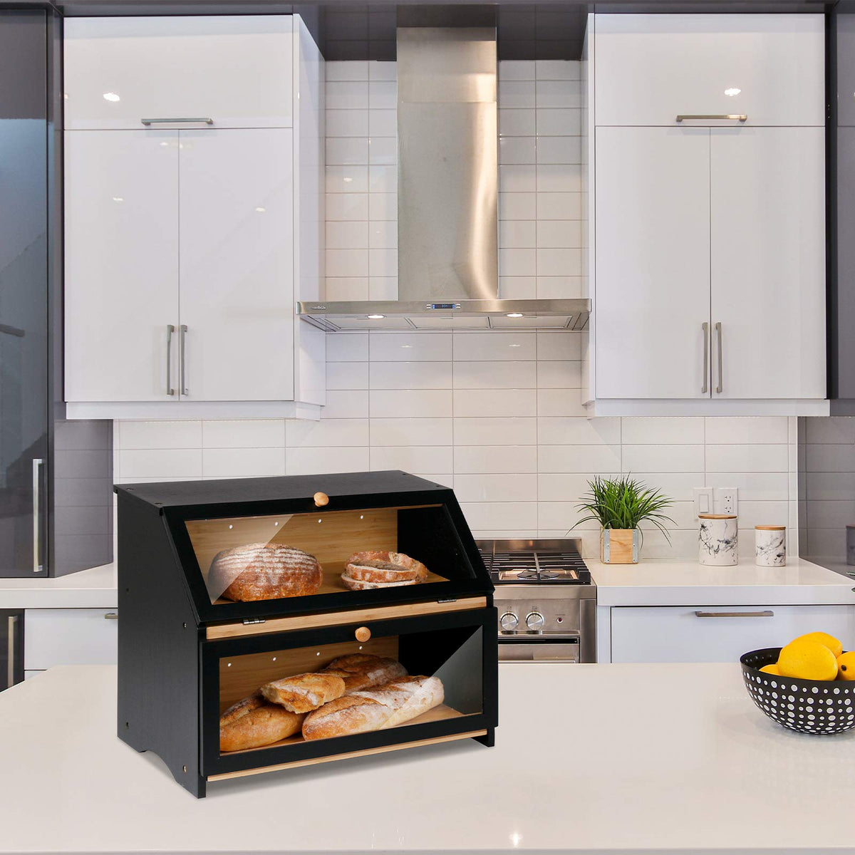 HOMEKOKO bread box arc-edged bottom offers sturdy grip during handling.