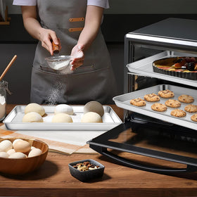 Homikit nonstick metal pan surface supports easy food release.
