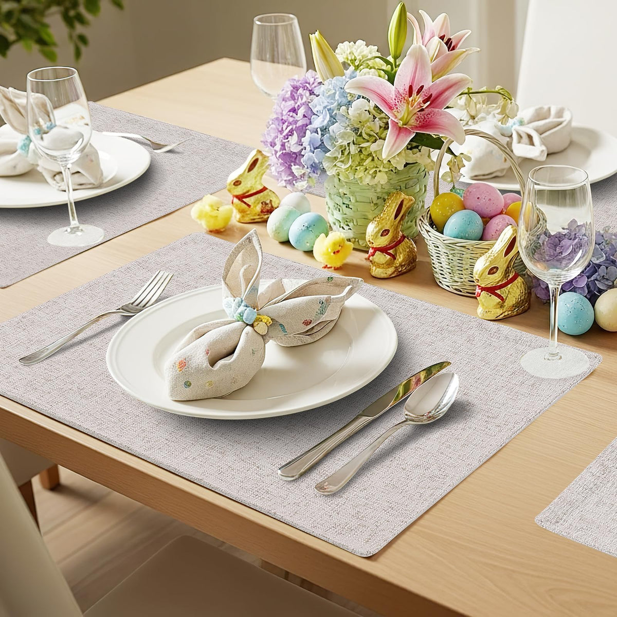 Homing placemats showing size 13x19 inches for table planning.