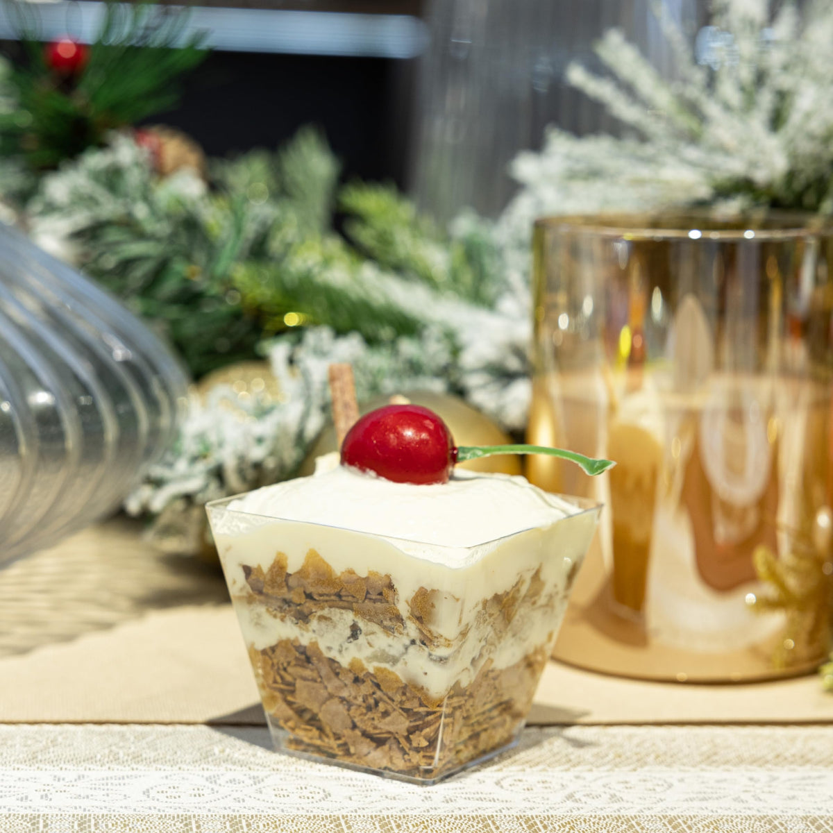 HOMIP disposable cups enable quick cleanup after dessert servings at events.
