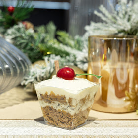HOMIP disposable cups enable quick cleanup after dessert servings at events.