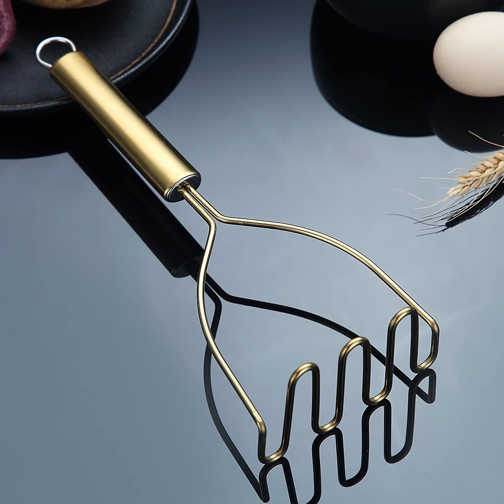 HOMQUEN Gold Potato Masher edge detail reveals smooth, safe edges.