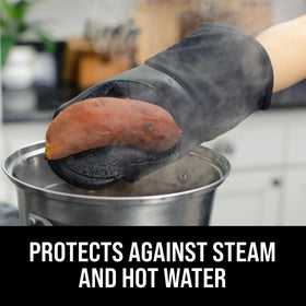 HOMWE mitts close-up showing textured non-slip grip for secure handling