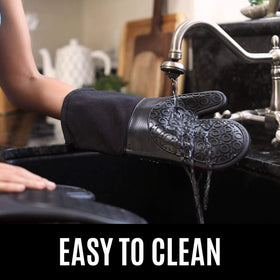 HOMWE easy-clean, BPA-free silicone gear simplifies post-cook cleanup.