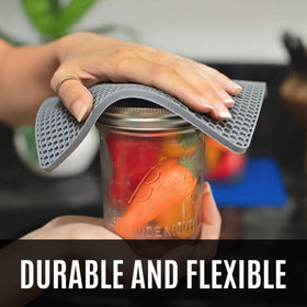 HOMWE heat-resistant trivets protect countertops from high heat.