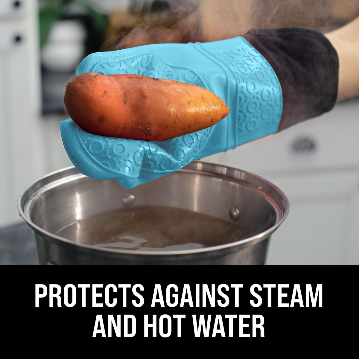 HOMWE non-slip grip oven mitts help securely lift heavy pots and trays.