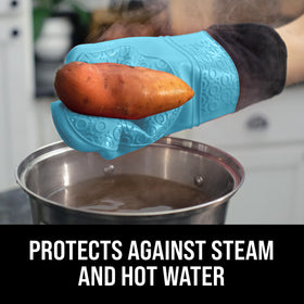 HOMWE non-slip grip oven mitts help securely lift heavy pots and trays.