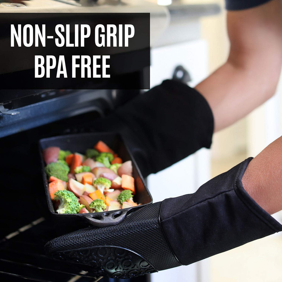 HOMWE non-slip textured palm provides secure grip on hot cookware.