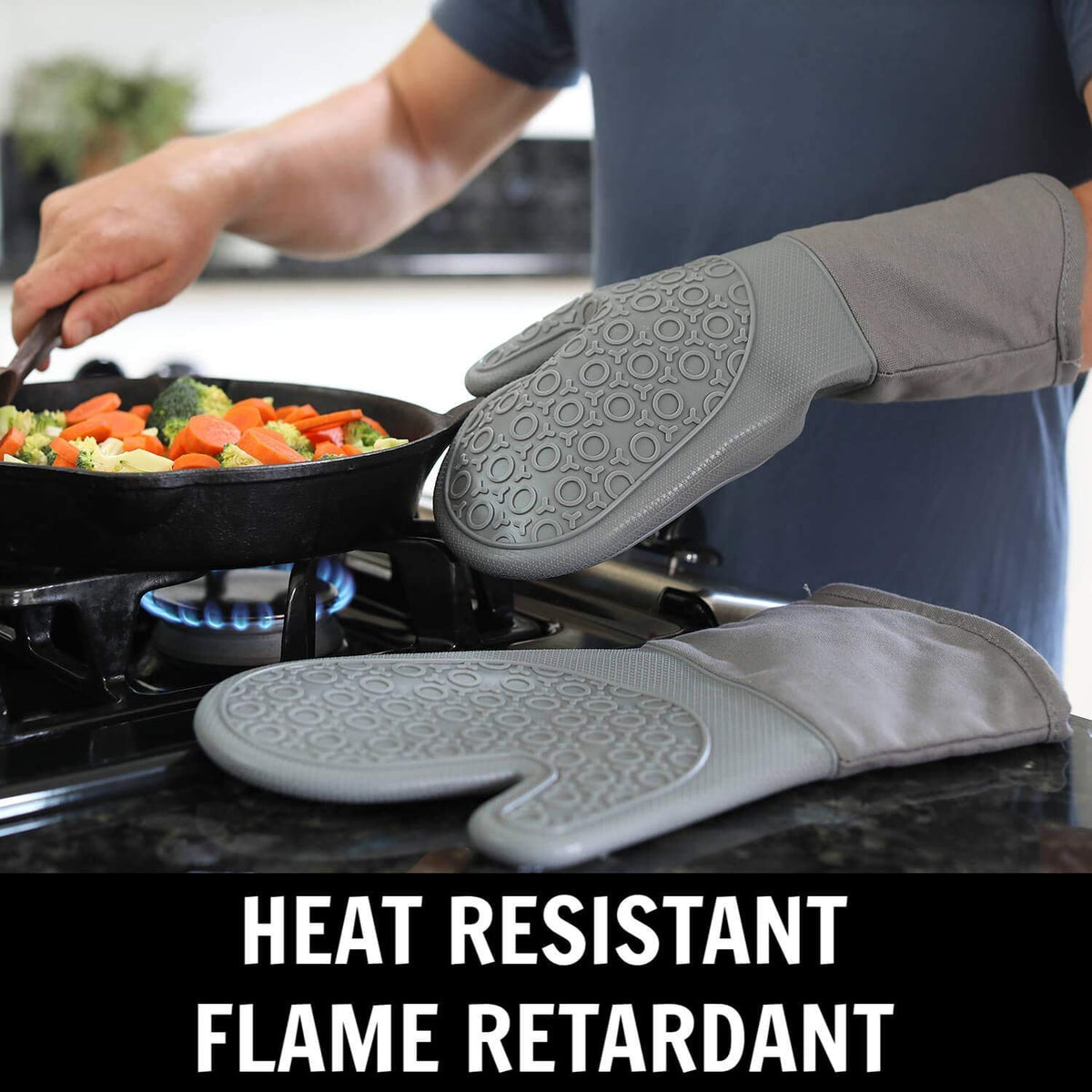 HOMWE oven mitts with non-slip textured palm for secure grip on hot pots.