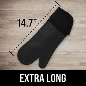 HOMWE silicone oven mitt is waterproof and steam-resistant for dry hands while cooking.