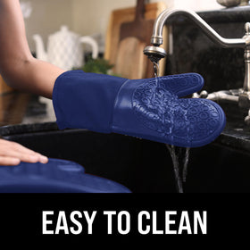 HOMWE oven mitts are machine washable for easy cleaning.