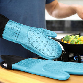 HOMWE versatile indoor-outdoor oven mitts cover hands for various tasks.