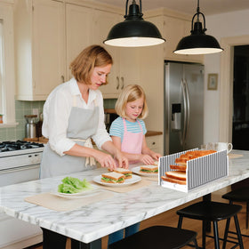 Honbuty bread slicer offers a two-way adjustable rail for different loaf sizes.