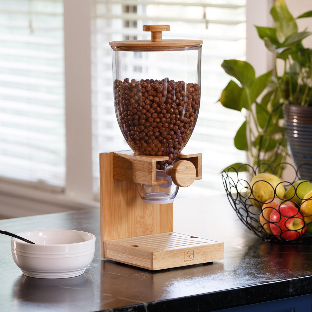 Honey-Can-Do bamboo-base dispenser showcases durable, eco-friendly materials