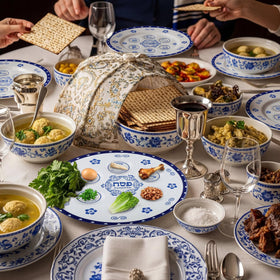 Honeydak Seder Plate gift-ready packaging for hosts.