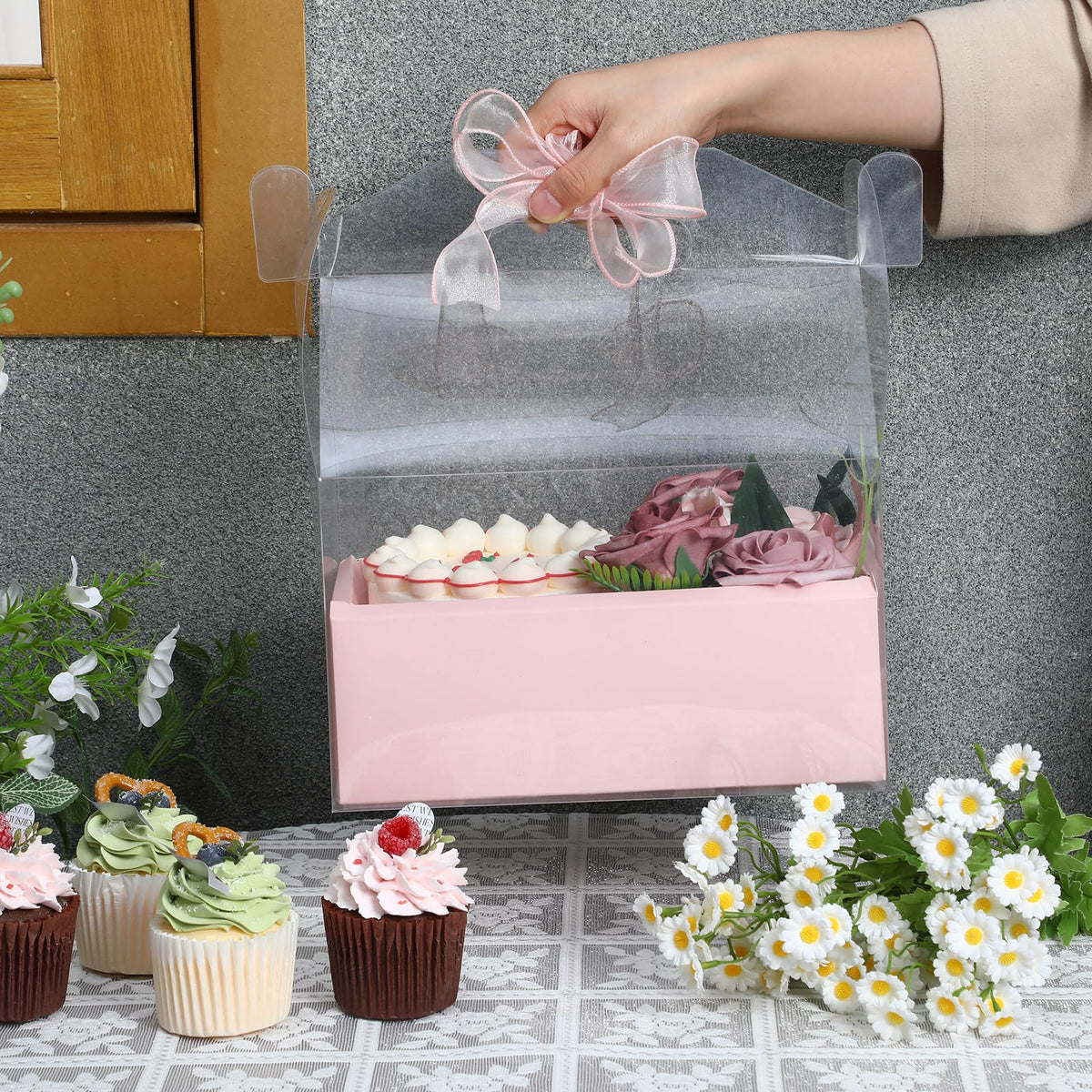 Honeydak wedding and party gift boxes add chic presentation.