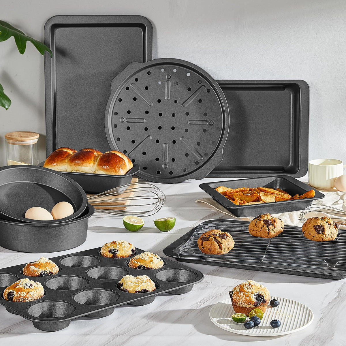 HONGBAKE half-sheet pan with durable carbon steel for even heat distribution.