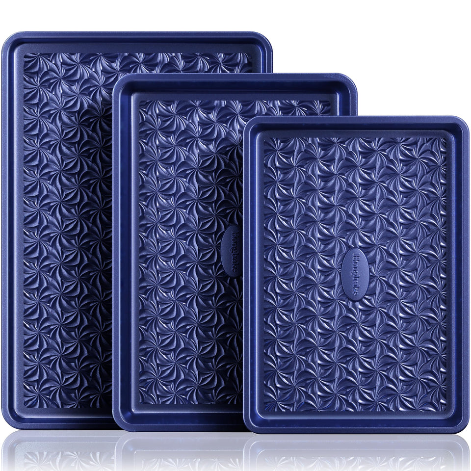 HONGBAKE half-sheet pan with floral swirl for even browning and easy release.