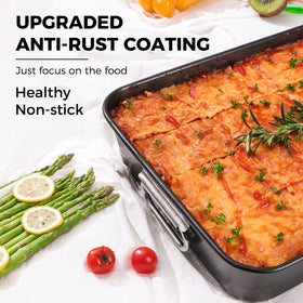HONGBAKE lasagna pan with stainless steel handles for a secure grip