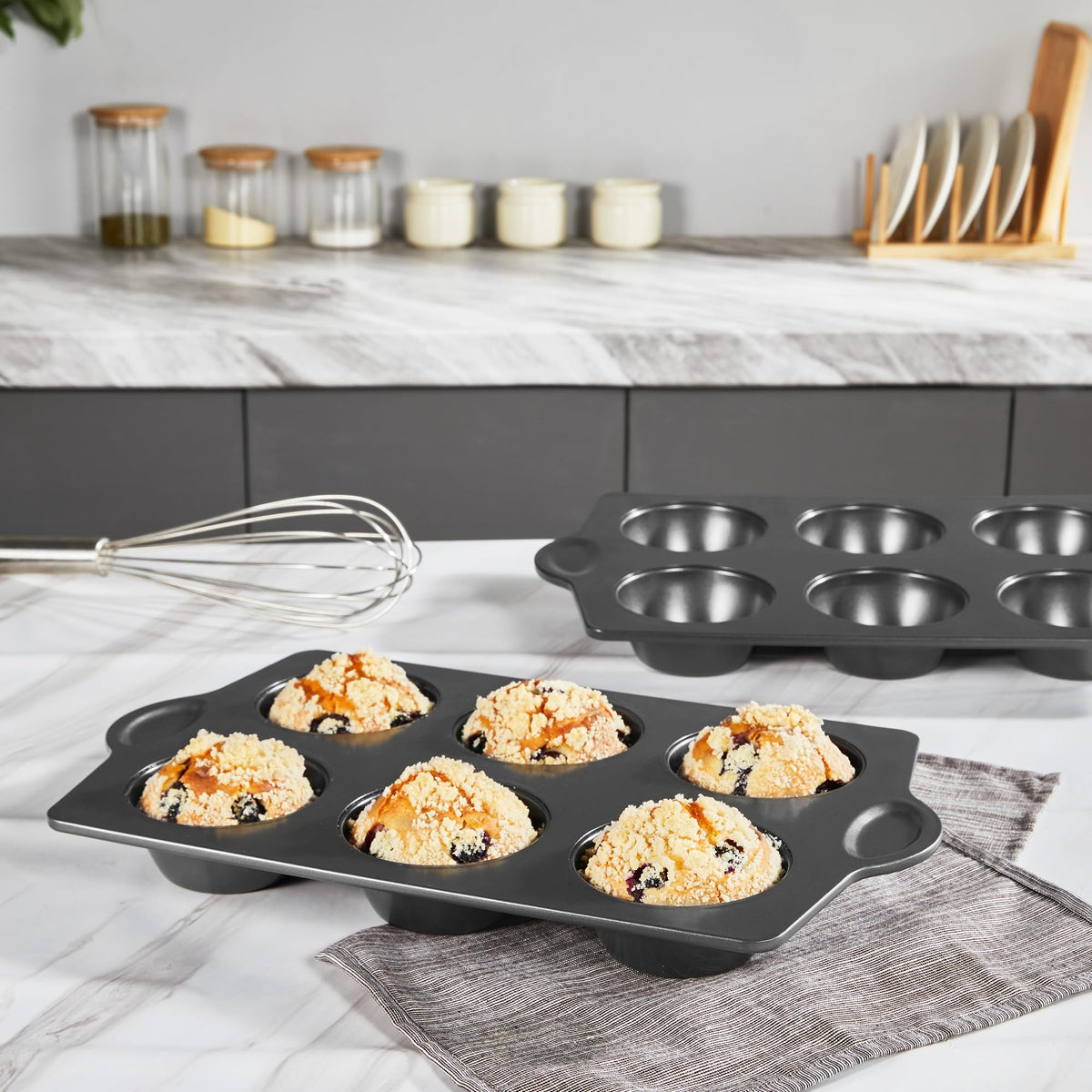 HONGBAKE pan cup detail with smooth nonstick surface for easy release