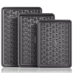 HONGBAKE quarter sheet pan with nonstick finish for effortless release and fast cleanup.
