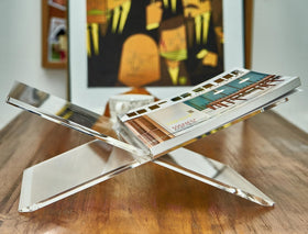 Honygebia portable travel-ready stand suitable for on-the-go