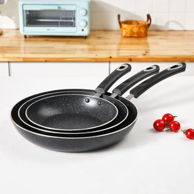 HooJay easy-clean surface simplifies cleanup after busy weeknight dinners.