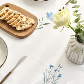 Horaldaily durable polyester tablecloth resists stains and fading