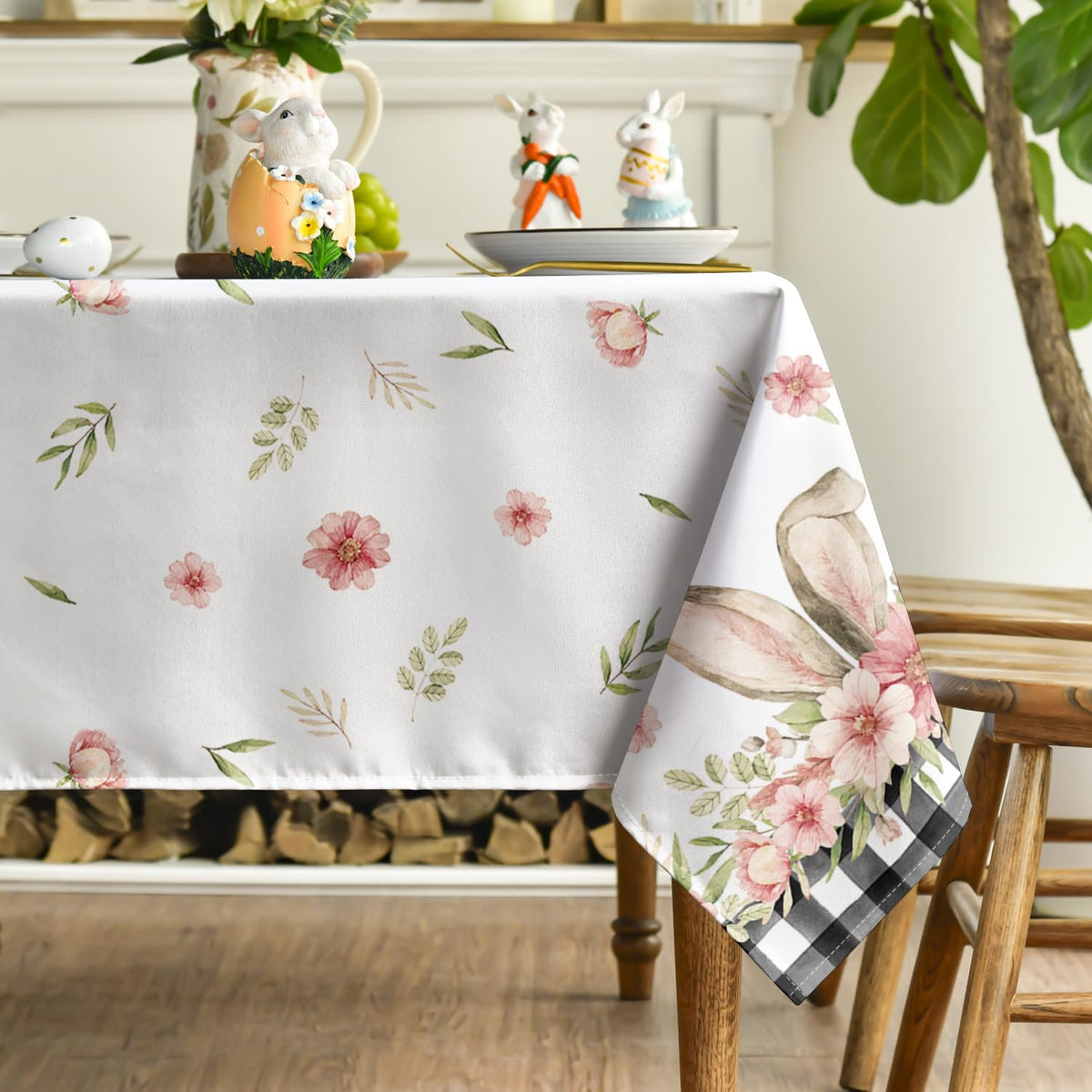 Horaldaily Easter tablecover ready for easy cleaning after meals.