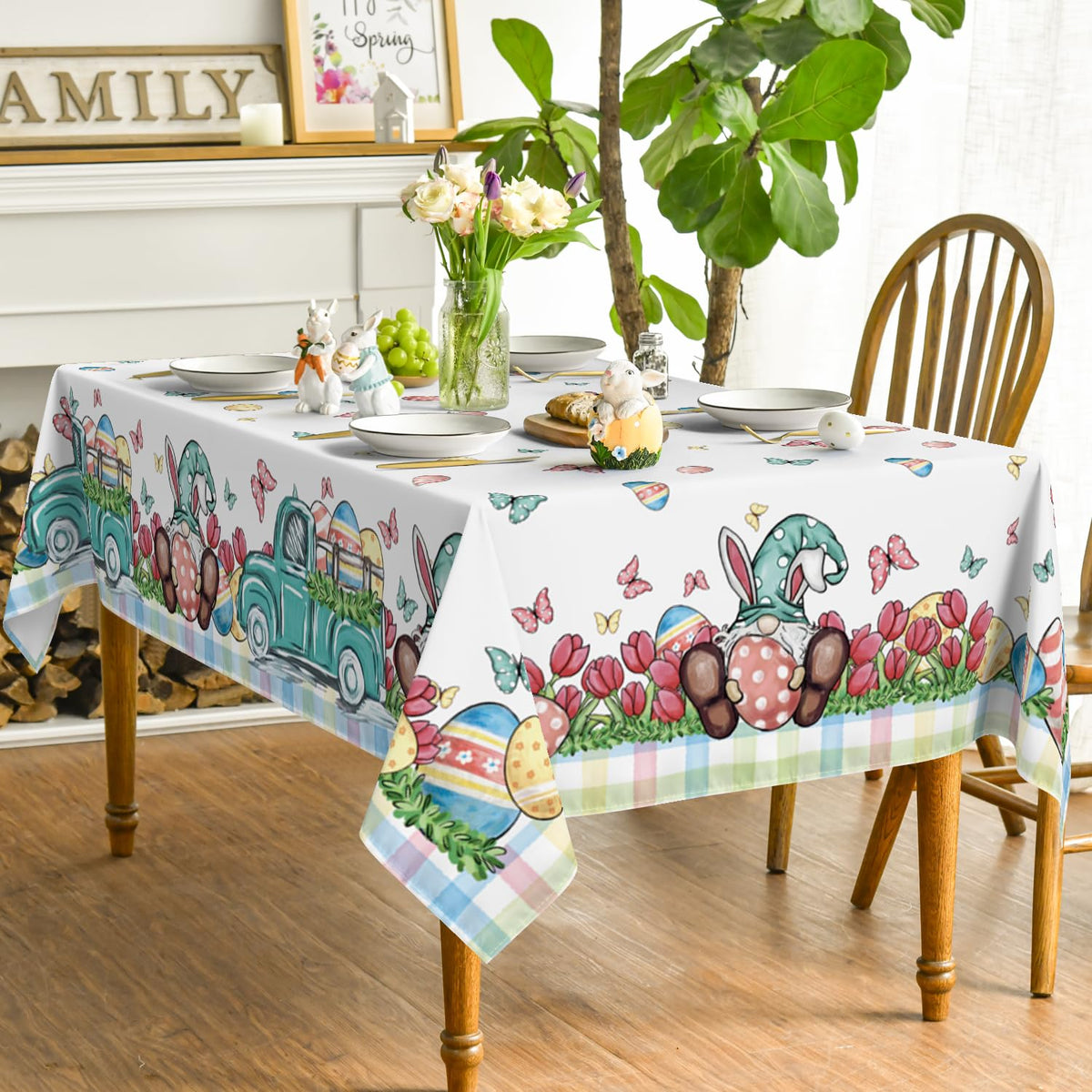 Horaldaily tablecloth pattern detail highlighting vibrant colors for holiday gatherings.