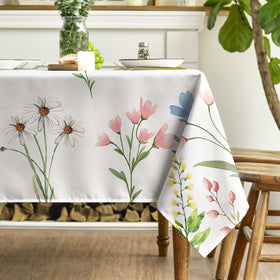 Horaldaily easy-clean tablecloth; machine washable for busy homes