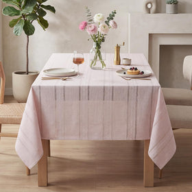 Horaldaily machine-washable tablecloth ready for cleaning