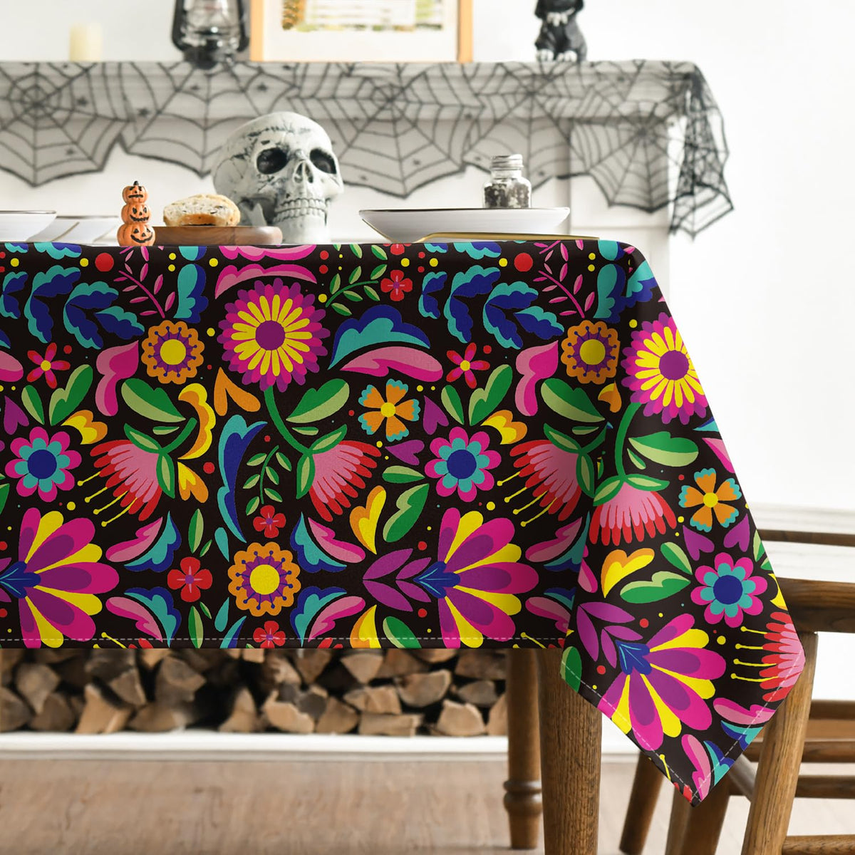 Horaldaily tablecloth closeup shows sturdy stitching and durable material.