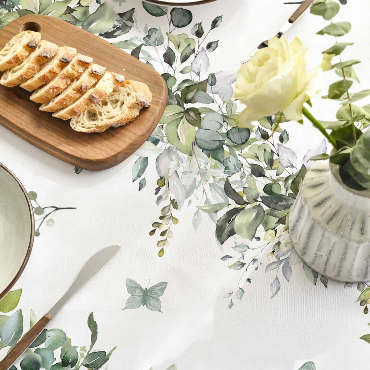 Horaldaily tablecloth ideal for holiday dinners and casual gatherings.