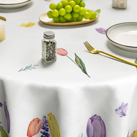 Horaldaily party picnic tablecloth ready for alfresco meals.