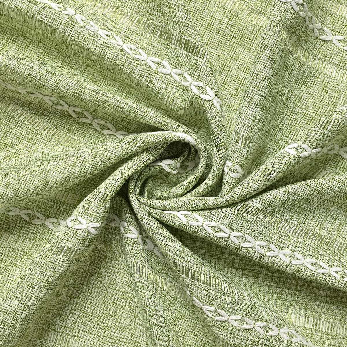 Fade-resistant fibers of Horaldaily tablecloth preserving color after washing
