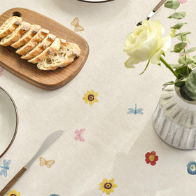 Horaldaily Spring tablecloth set up for a party dining scene