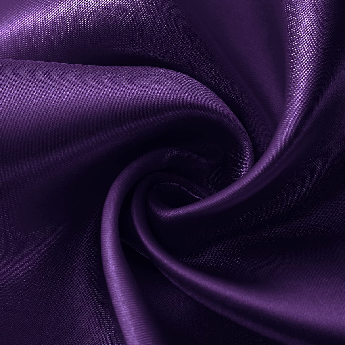 Horbaunal easy-care satin fabric simplifies quick party setup.