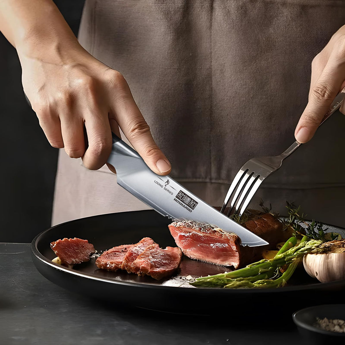 HOSHANHO frosted finish blade adds stylish kitchen detail