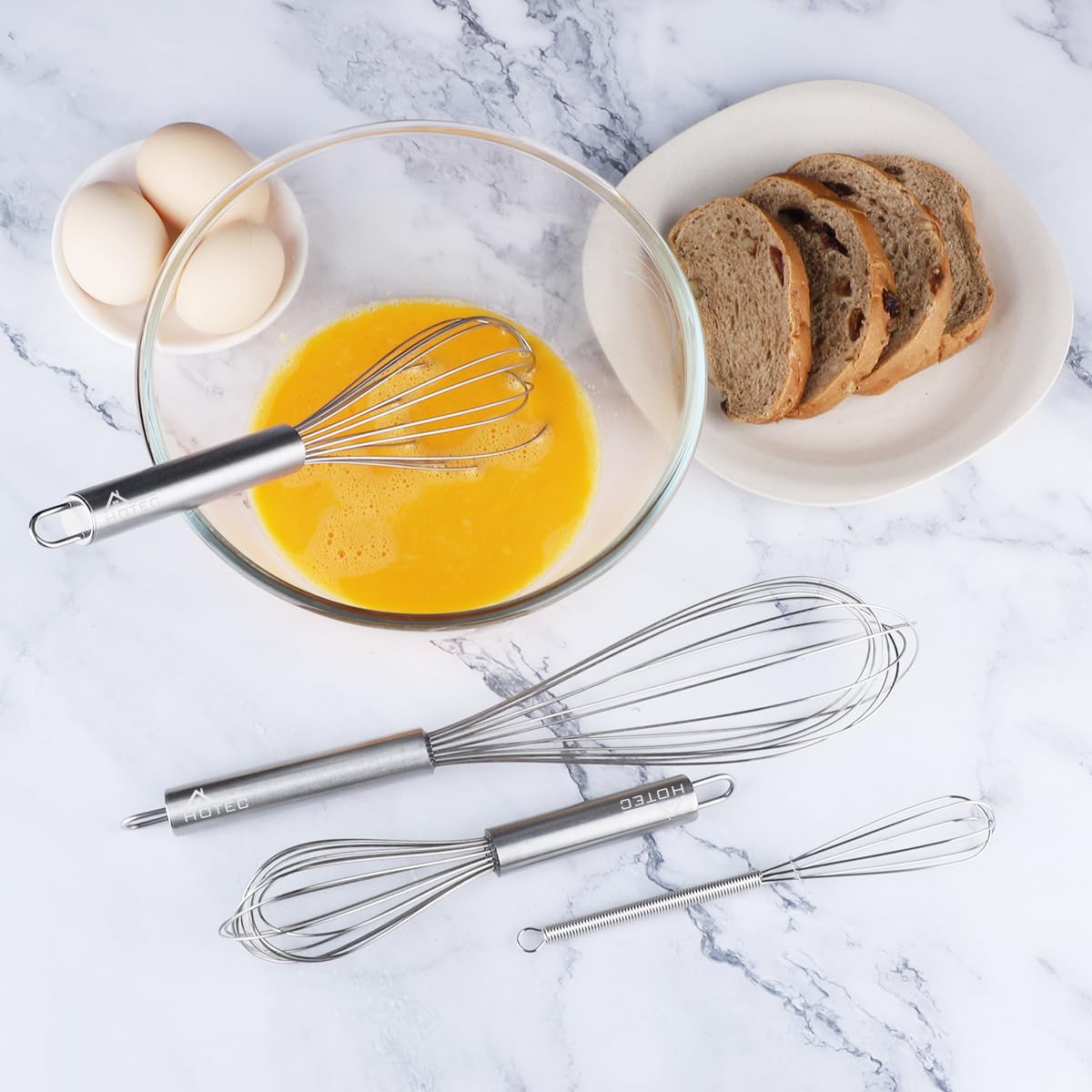 HOTEC non-stick seamless body prevents residue build-up for easy cleaning.