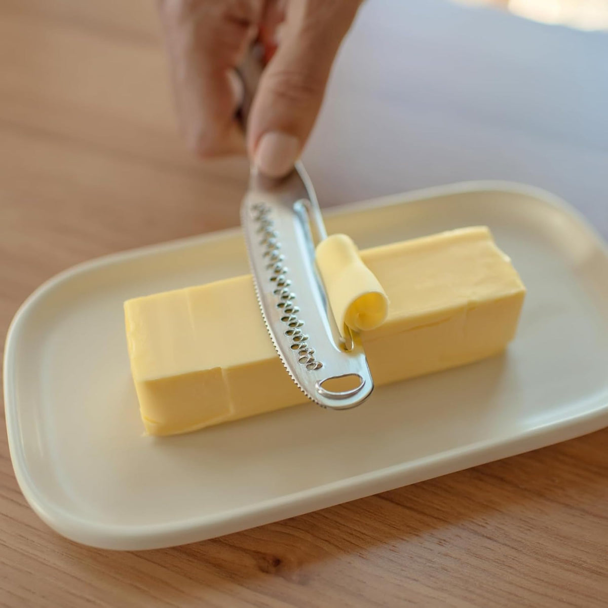 Houseify READY BUTTER PRO knife is dishwasher safe for easy cleanup.