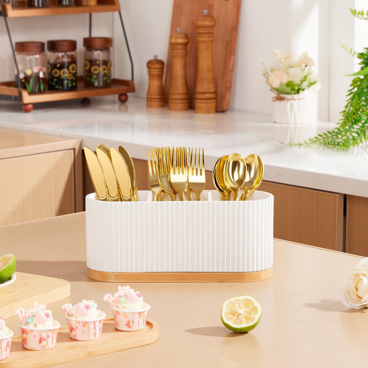 HouseJoy non-slip bamboo base prevents slipping and protects counters
