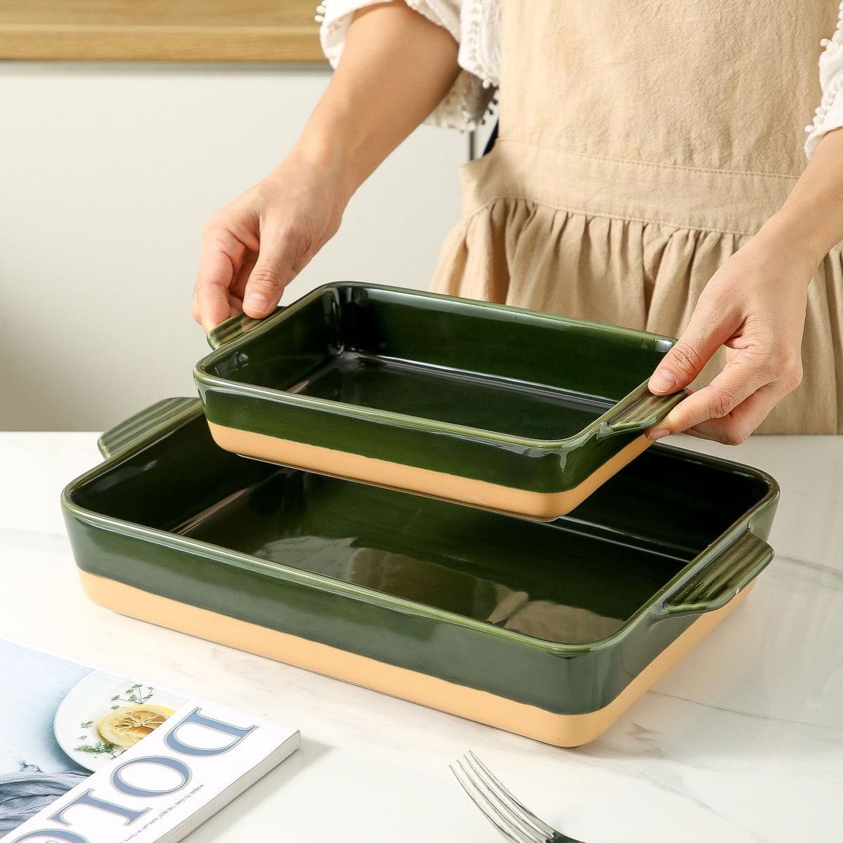 Close-up of Howise dish handles showing anti-slip grip for stability.