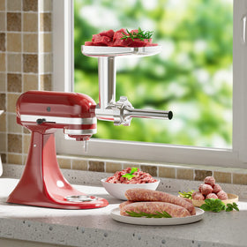 HOZODO removable food tray keeps ingredients organized during processing